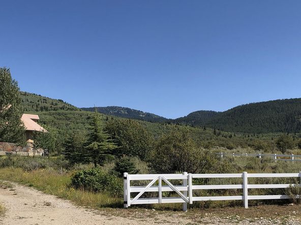 Eagle's Nest Ranch: 75 Perimeter Drive, Alta, WY 83414